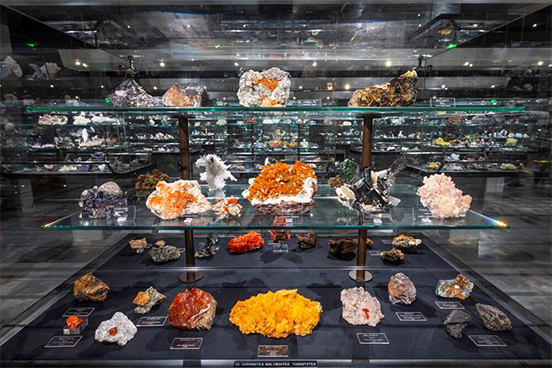 salle5MuseeMinerauxSU.jpg salle5MuseeMinerauxSU.jpg